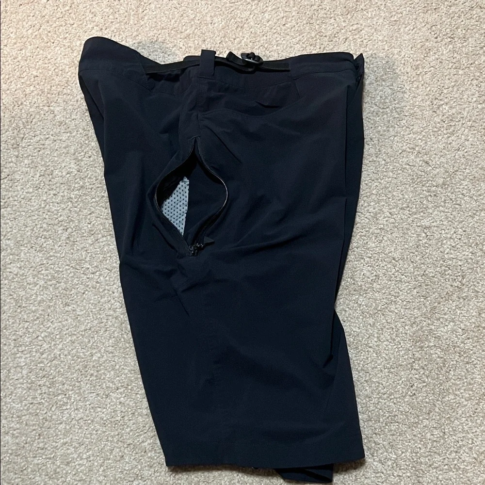 Men's Black Shuttle Mountain Bike Shorts L - Picture 5 of 10